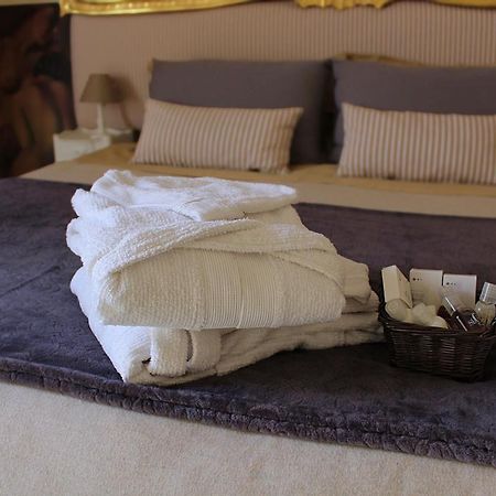 Dependance Royale Bed & Breakfast Caserta Exterior foto