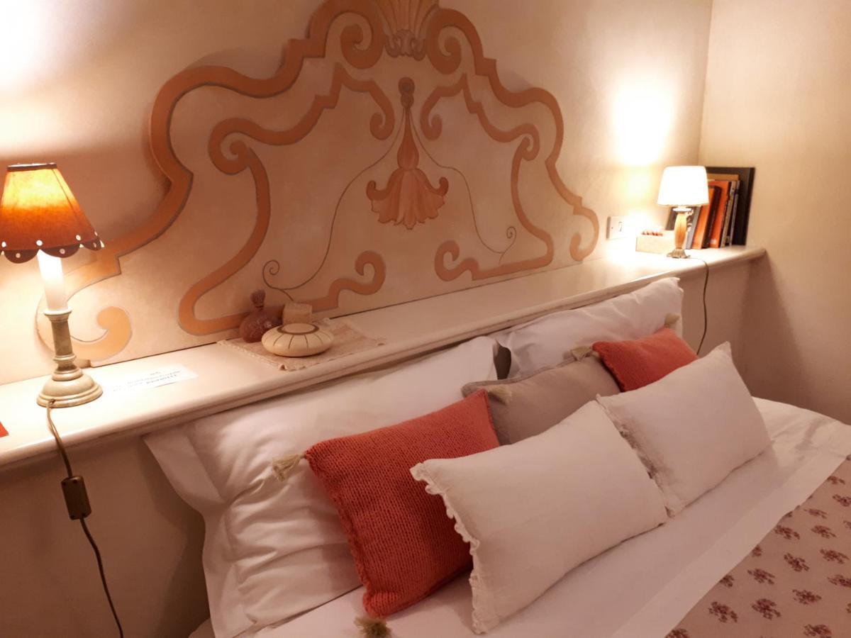 Dependance Royale Bed & Breakfast Caserta Exterior foto