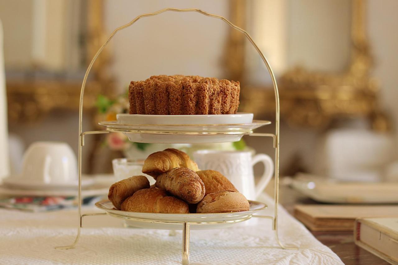 Dependance Royale Bed & Breakfast Caserta Exterior foto