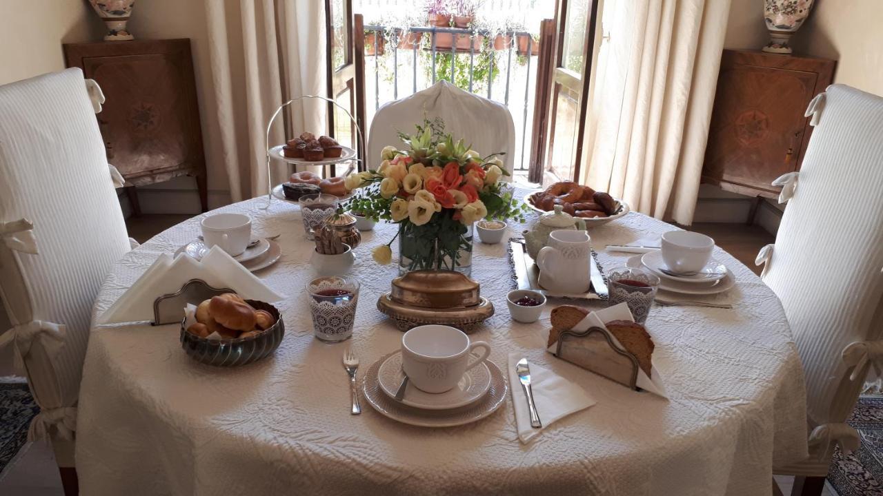 Dependance Royale Bed & Breakfast Caserta Exterior foto